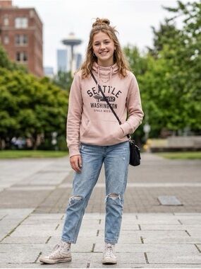 Champion || Pink Seattle Graphic Pullover Hoodie || small